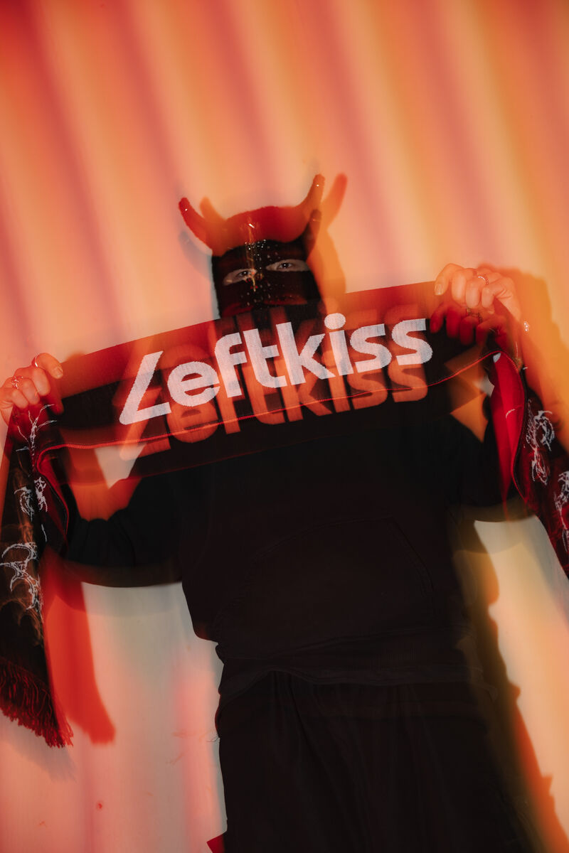 Left Kiss